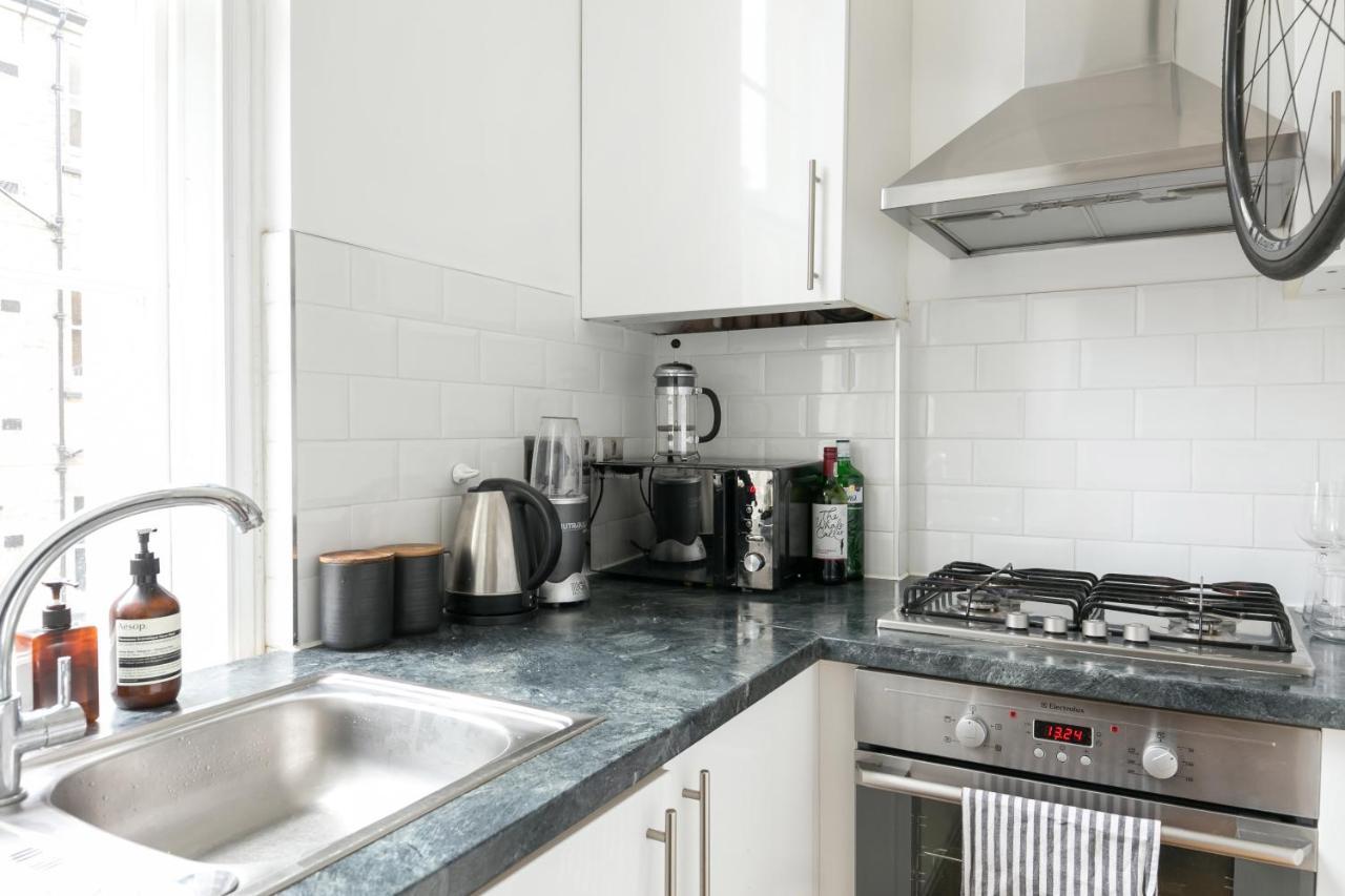 Light Filled Studio With View Of Regents Park Appartement Londen Buitenkant foto