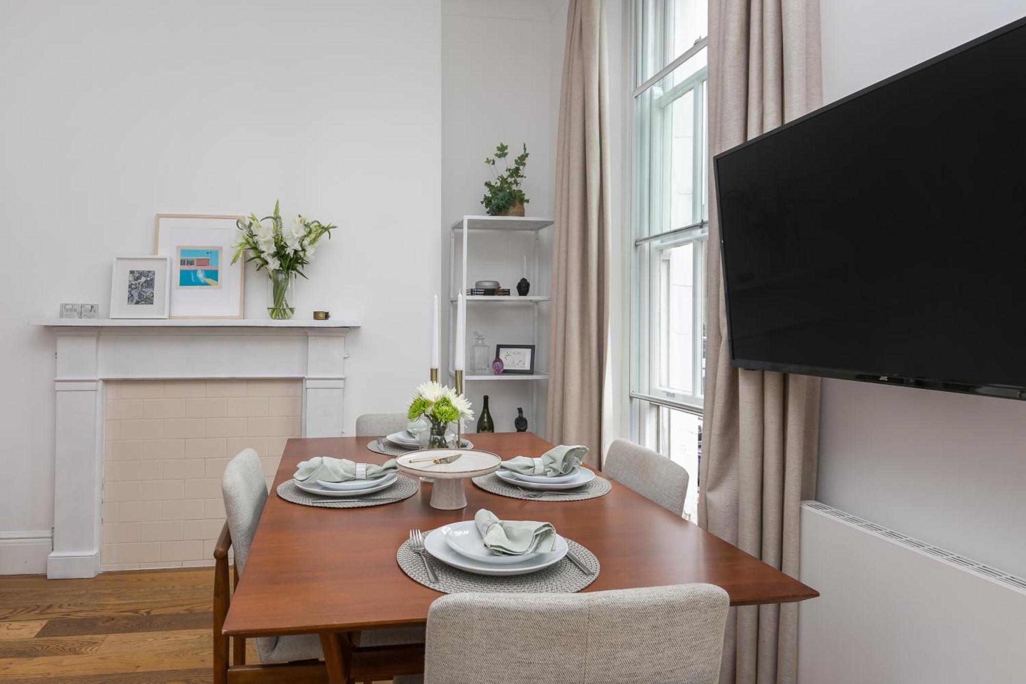 Light Filled Studio With View Of Regents Park Appartement Londen Buitenkant foto